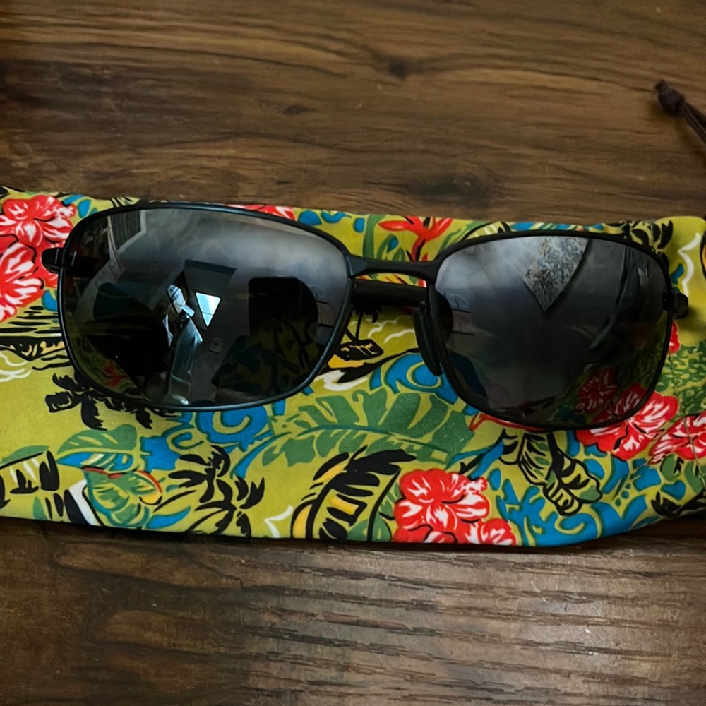 MAUI JIM sunglasses (mens). Long Beach.